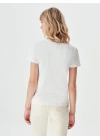 Çiçek Logolu Kadın T-Shirt