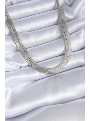 316L Çelik Gümüş Renk İtalyan Zincir Üçgen Model Kadın Kolye