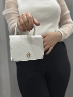 Beyaz cilt krash çanta