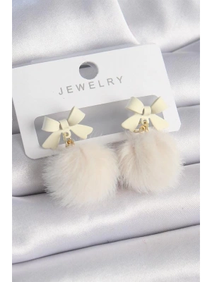 Beyaz Renk Kurdele Ponpon Model Kadın Küpe