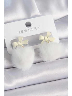 Beyaz Renk Kurdele Tüylü Ponpon Model Kadın Küpe