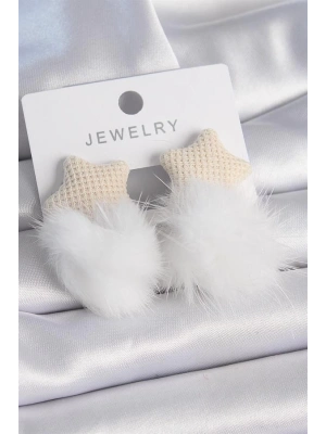 Beyaz Renk Tüylü Yıldız Ponpon Model Kadın Küpe