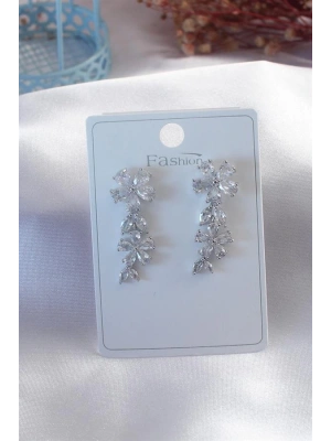 Gümüş Renk Çiçek Model Zirkon Taşlı Kadın Küpe