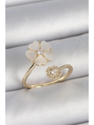 Pirinç Gold Renk Beyaz Mineli Çiçek Model Zirkon Taş Detay Kadın Yüzük