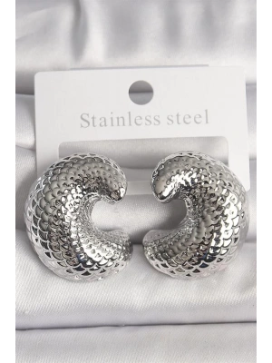 Pirinç Gümüş Renk Yılan Sırtı İşlemeli Yarım Halka Model Kadın Küpe