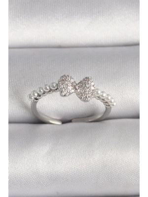 Pirinç Gümüş Renk Zirkon Taşlı Fiyonk İnci Detay Ayarlanabilir Yüzük