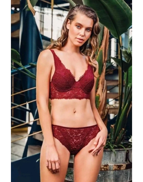 313 BÜŞRA SÜTYEN TAKIM KADIN