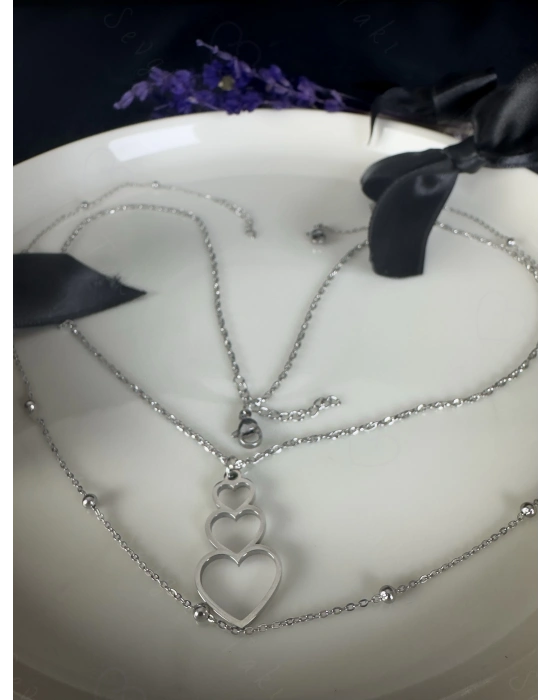 Dönmeli ve Toplu Zincirli Üçlü Kalp Charmlı Çelik Kolye | Vera Serisi