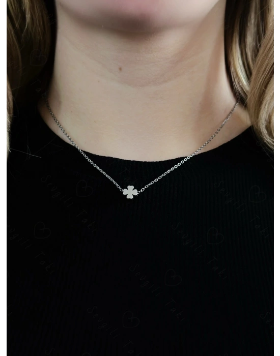 Yonca Charmlı Çelik Kolye | Bal Serisi