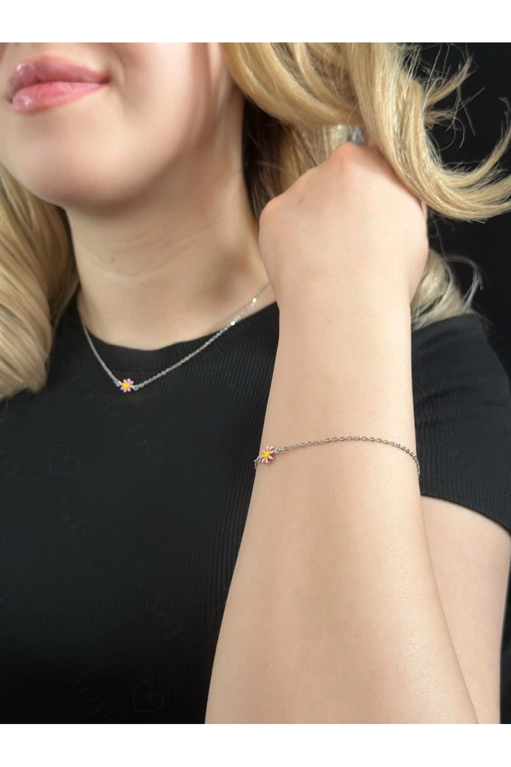 Pembe Papatya Charmlı Çelik Kolye ve Bileklik Takımı | Karma Serisi