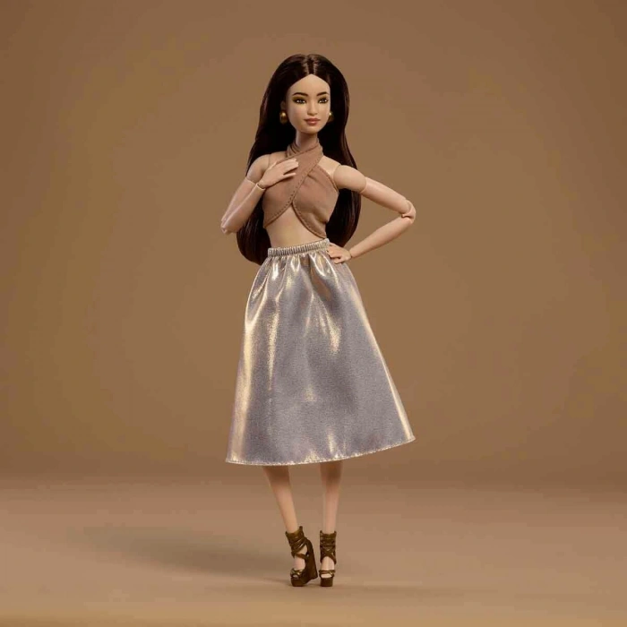 JJX25 Barbie Basics 06 - Siyah Uzun Saçlı