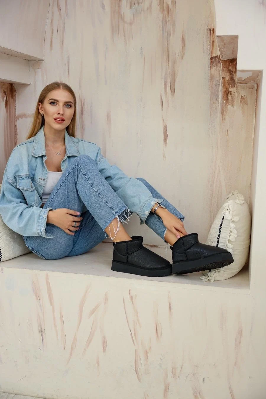 Yüksek Mini Classic Tüylü Kadın Bot - Deri Siyah