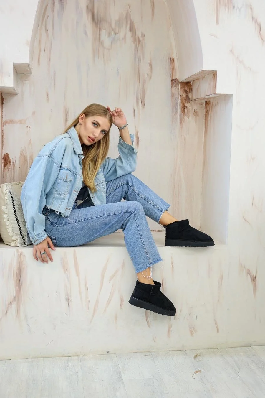 Yüksek Mini Classic Süet Tüylü Kadın Bot - Siyah