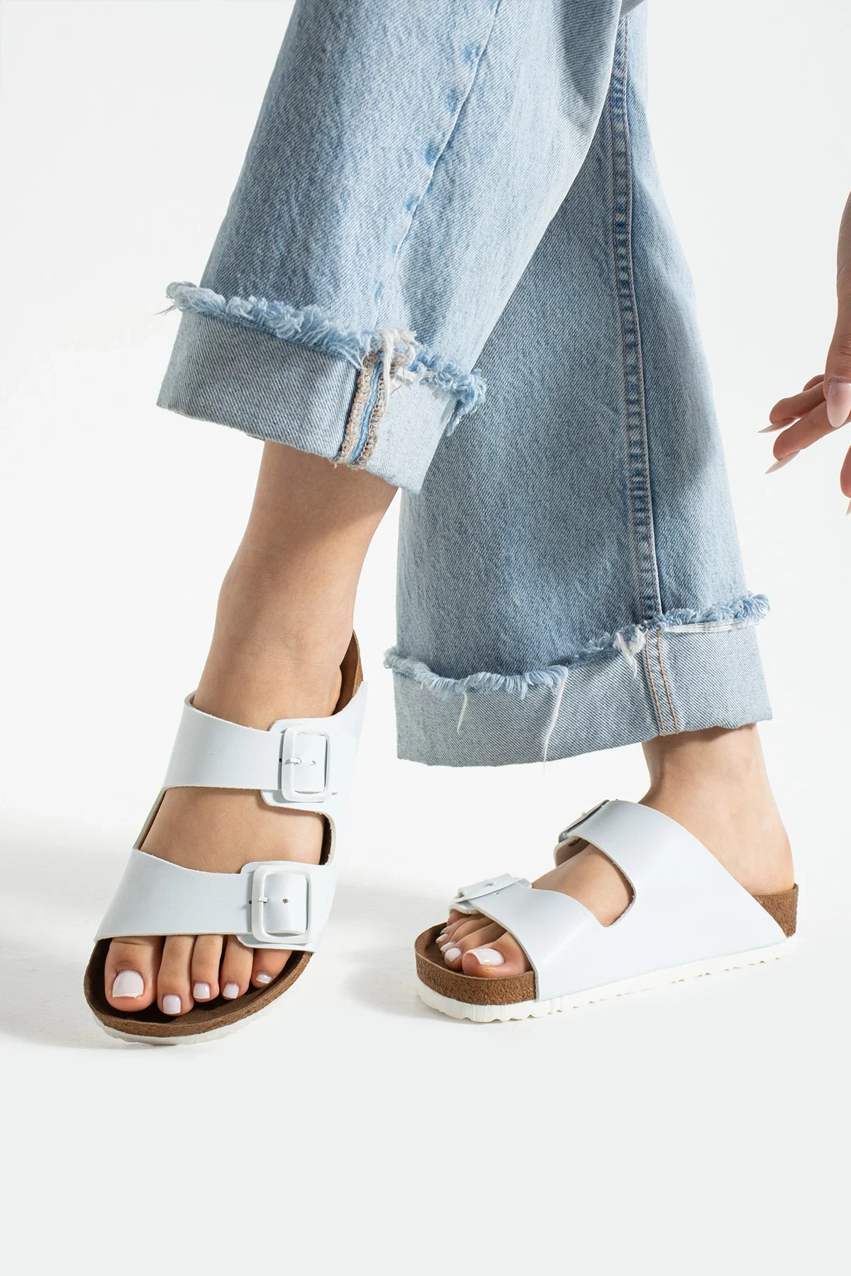 Fuga Comfort Beyaz Unisex Tokalı Terlik – Ortopedik, Hafif, Kaymaz Taban