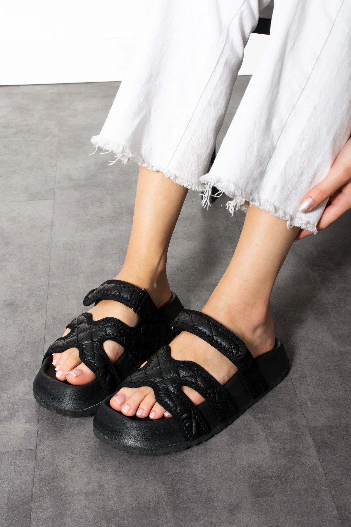 Kapitone Farmer Ev Dış Mekan Kadın Terlik – Siyah