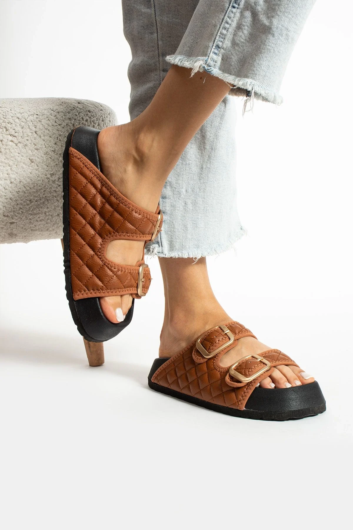 Kapitone Tokalı Ev Dış Mekan Kadın Terlik – Kahve