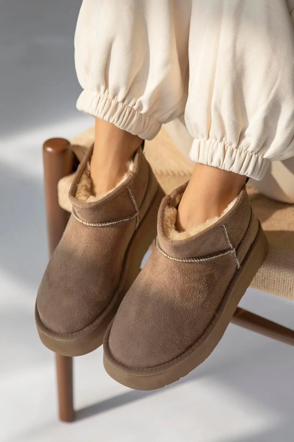 Yüksek Mini Classic Süet İçi Kürklü Kadın Bot - Vizon