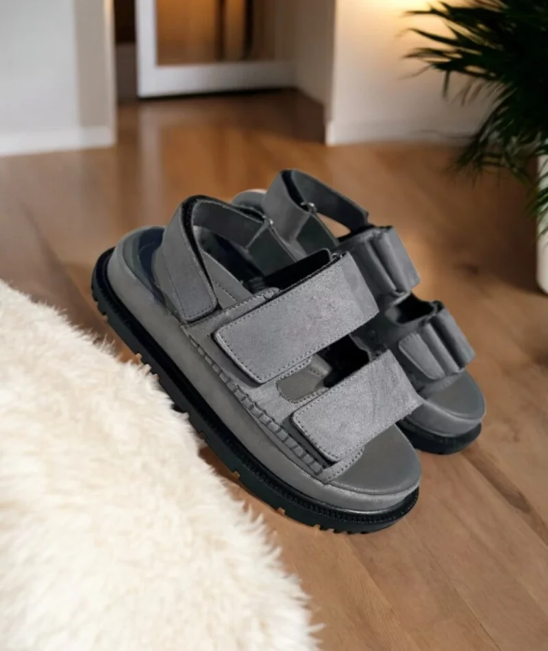 Freent Gri Cırtlı Kadın Sandalet – Rahat ve Şık Yazlık Model