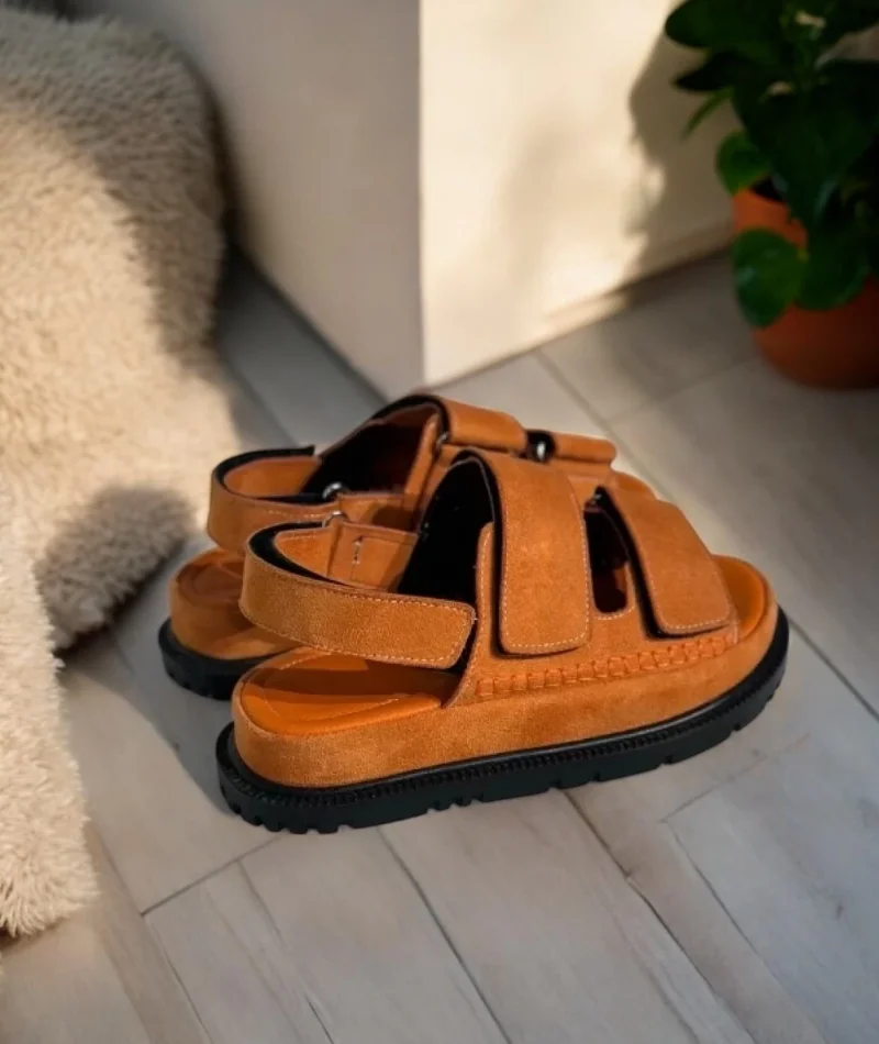 Freent Turuncu Cırtlı Kadın Sandalet – Rahat ve Şık Yazlık Model