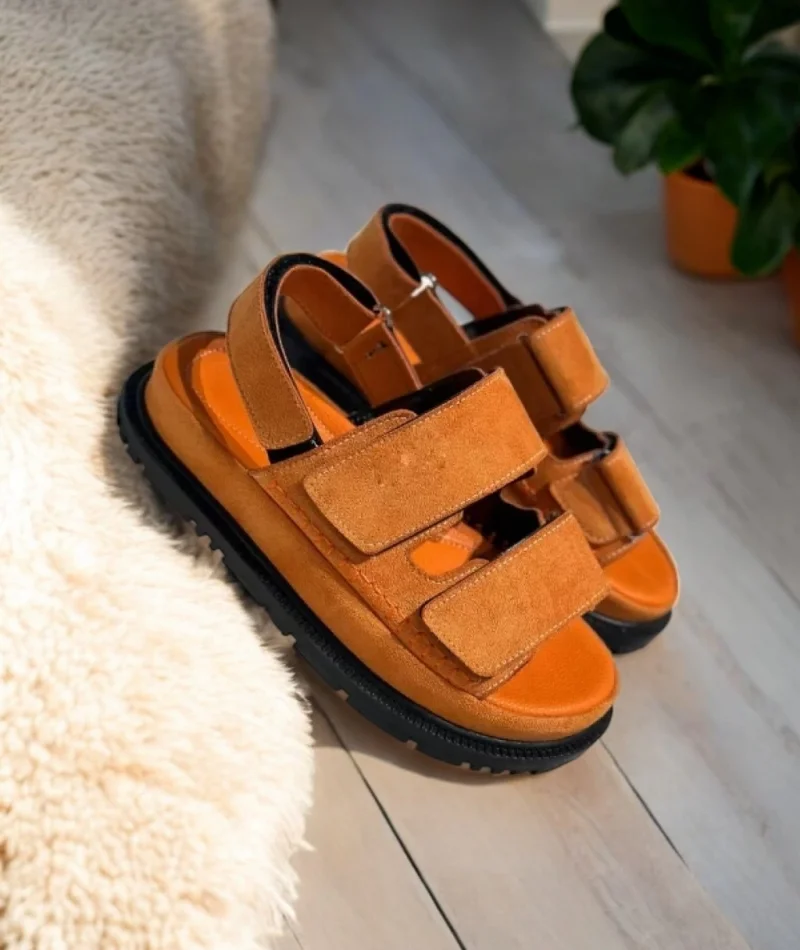 Freent Turuncu Cırtlı Kadın Sandalet – Rahat ve Şık Yazlık Model