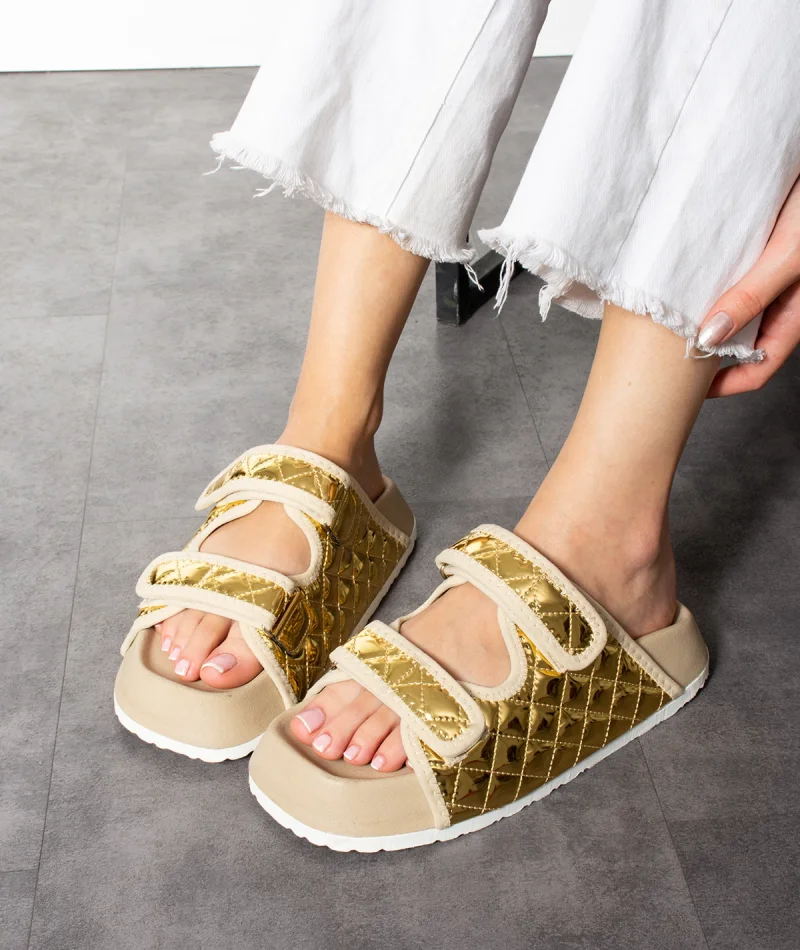 Kapitone Cırtlı Ev Dış Mekan Kadın Terlik – Altın