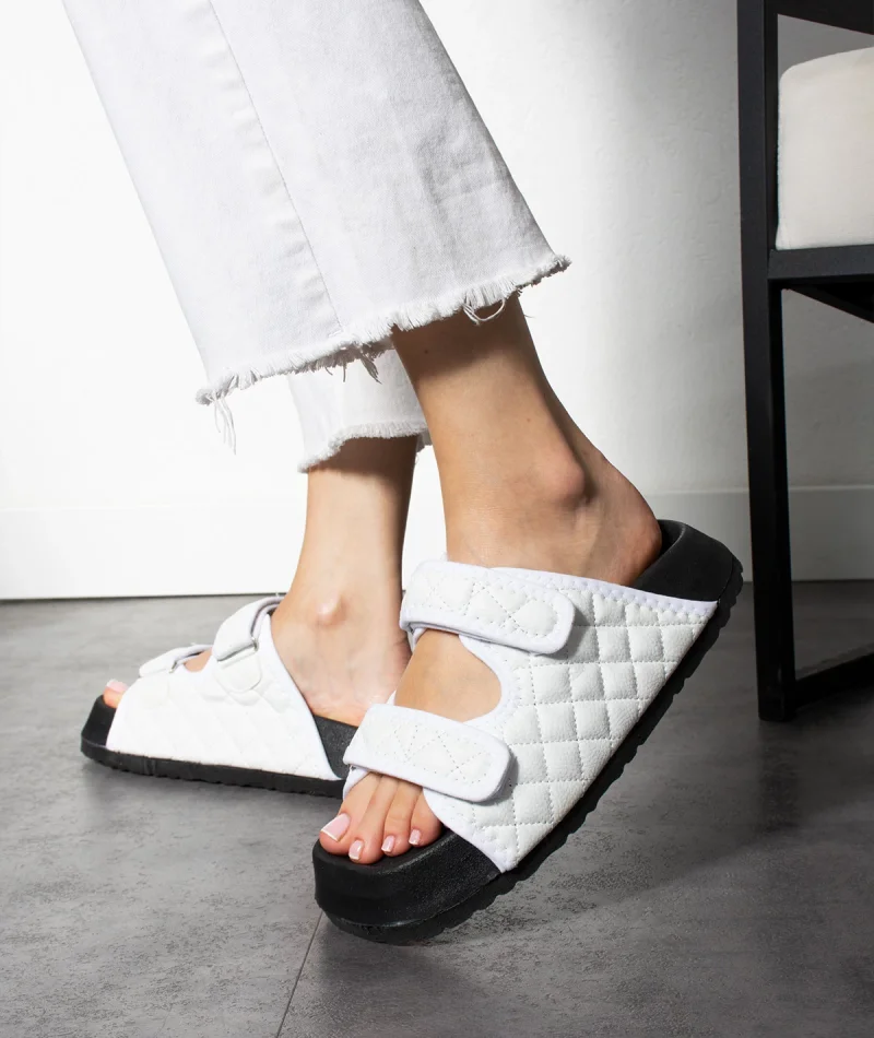 Kapitone Cırtlı Ev Dış Mekan Kadın Terlik – Beyaz