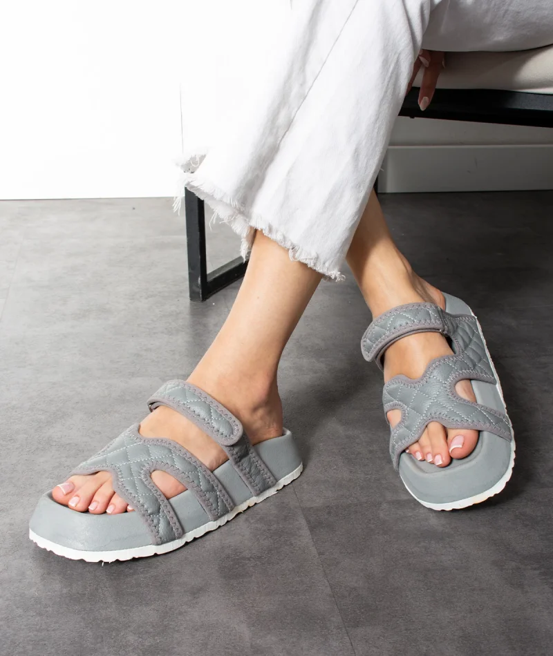 Kapitone Farmer Ev Dış Mekan Kadın Terlik – Gri