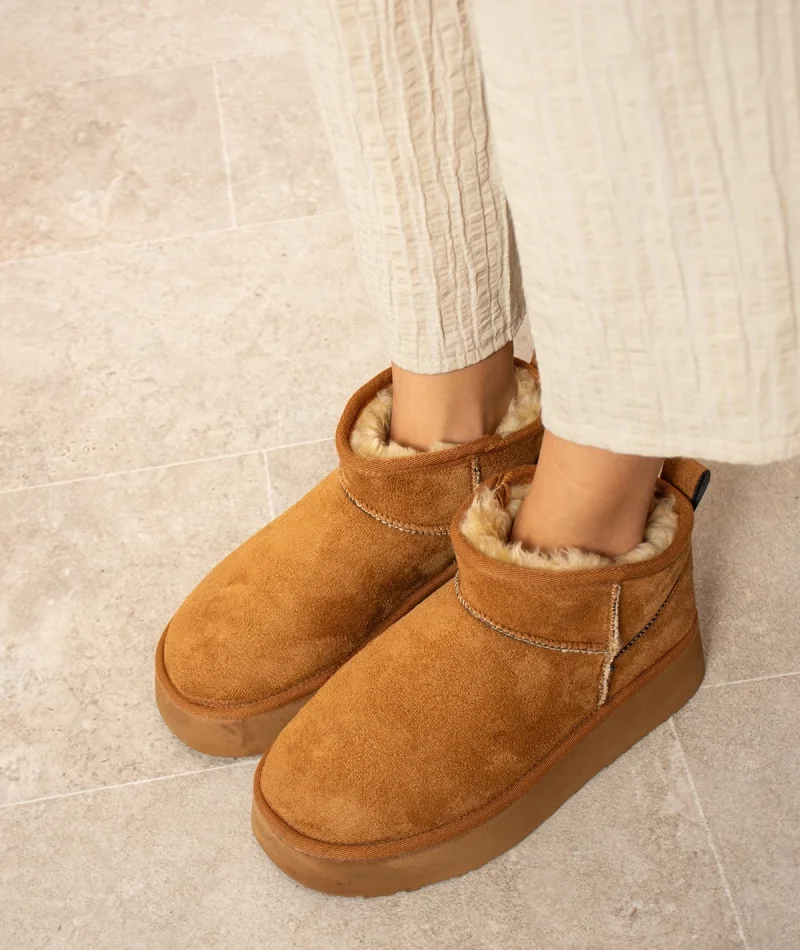 Yüksek Mini Classic Süet İçi Kürklü Kadın Bot - Taba