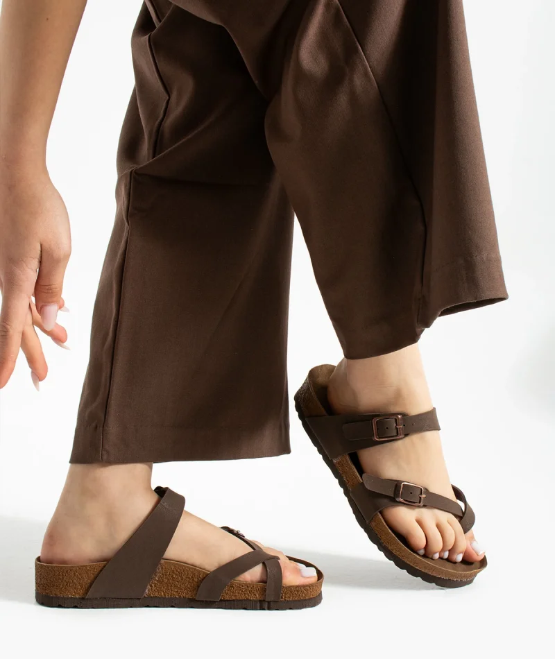 Moderno Kadın Terlik Kahve – Çapraz Bant, Konforlu, Şık ve Rahat