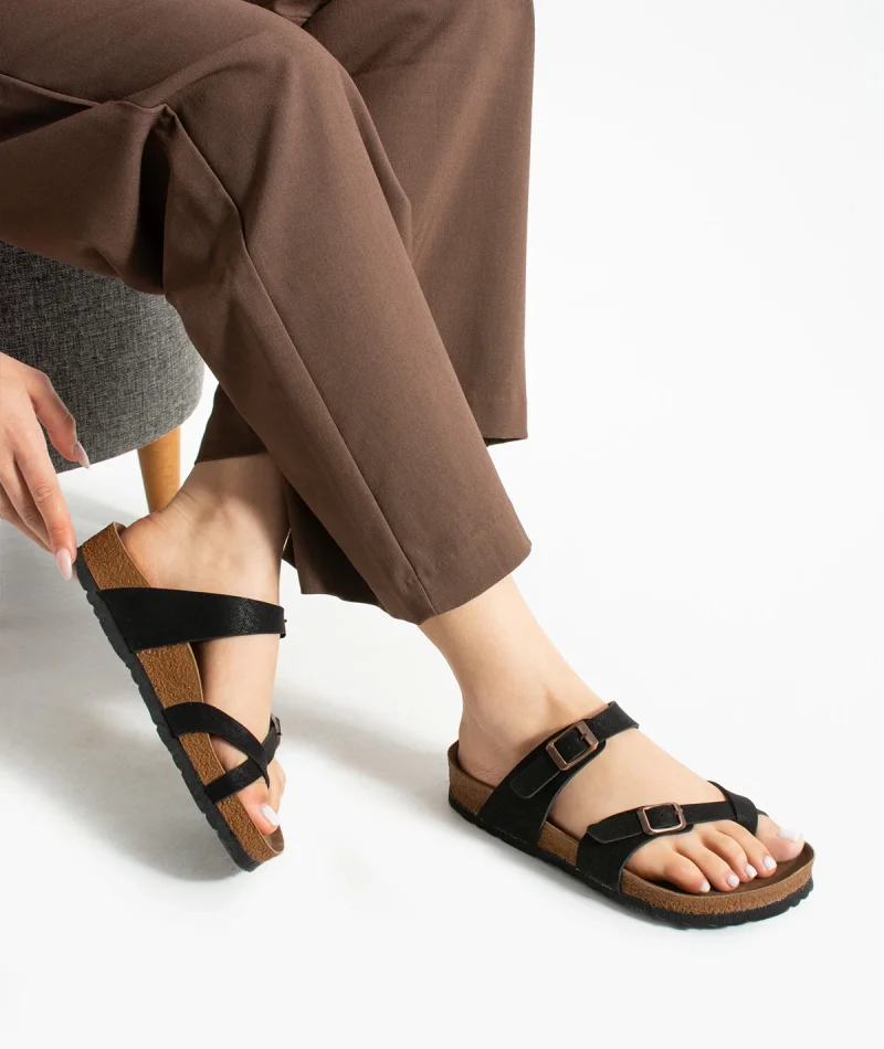 Moderno Kadın Terlik Siyah – Çapraz Bant, Konforlu, Şık ve Rahat