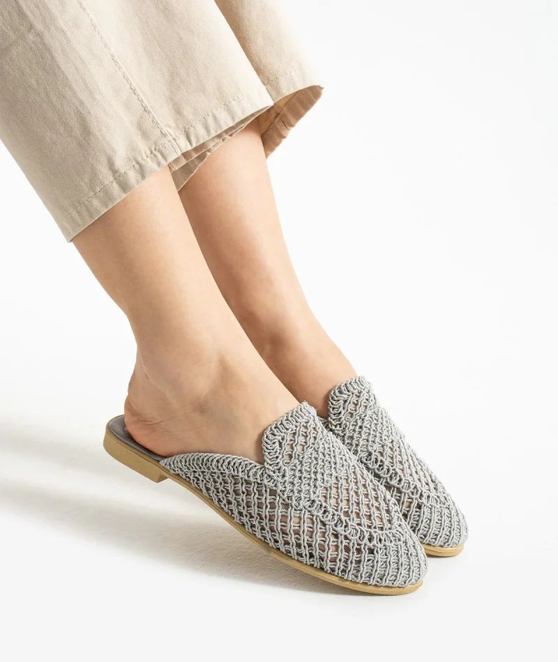 Velora Kadın Hasır Örgü Terlik – Gri Zarafeti