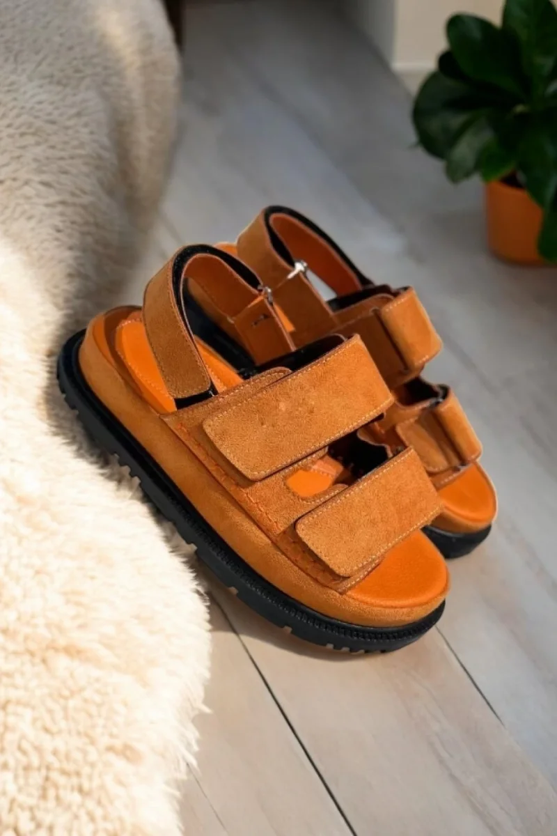 Freent Turuncu Cırtlı Kadın Sandalet – Rahat ve Şık Yazlık Model