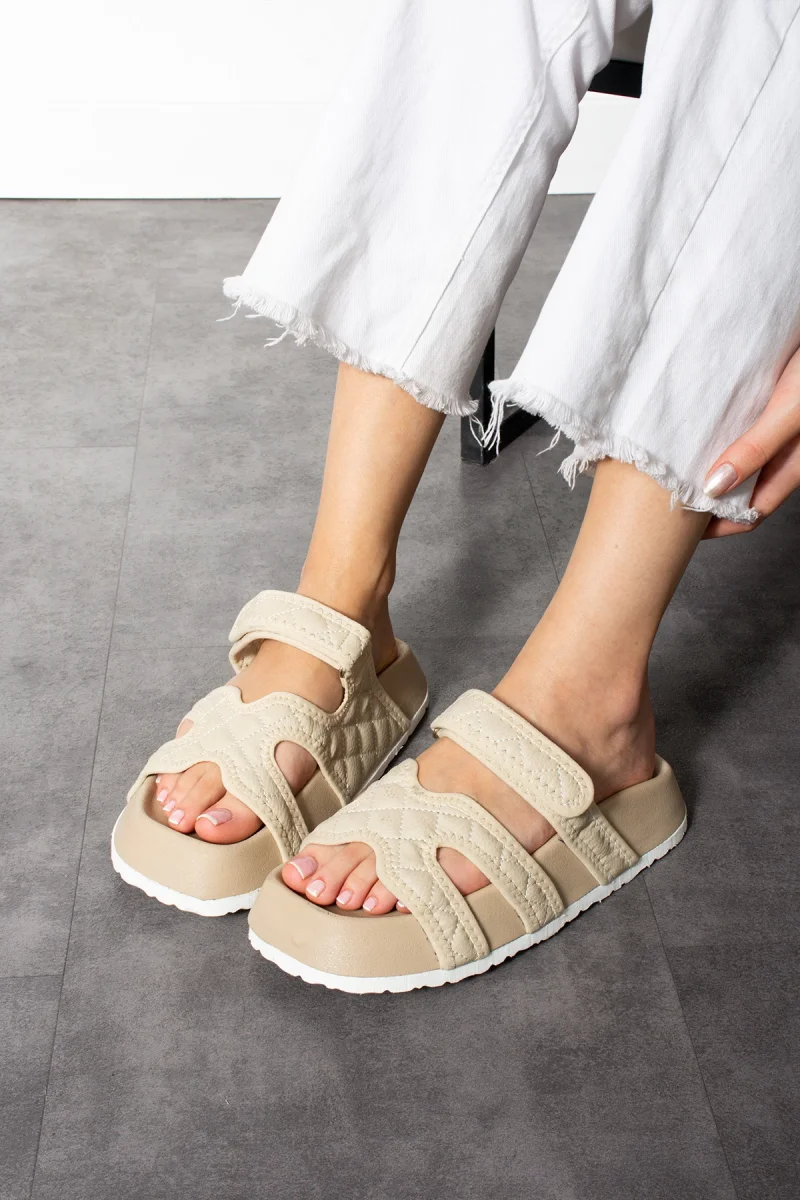 Kapitone Farmer Kadın Terlik Ev Dış Mekan – Bej