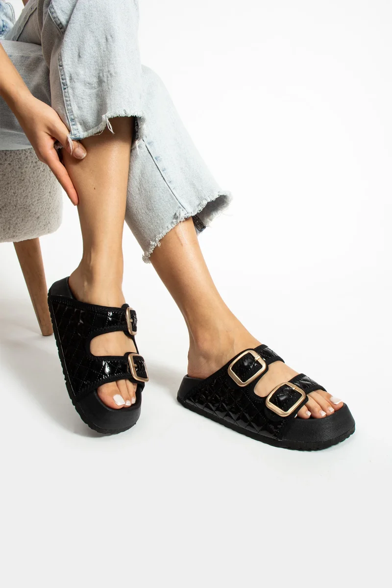 Kapitone Tokalı Kadın Ev Dış Mekan Terlik - Parlak Siyah