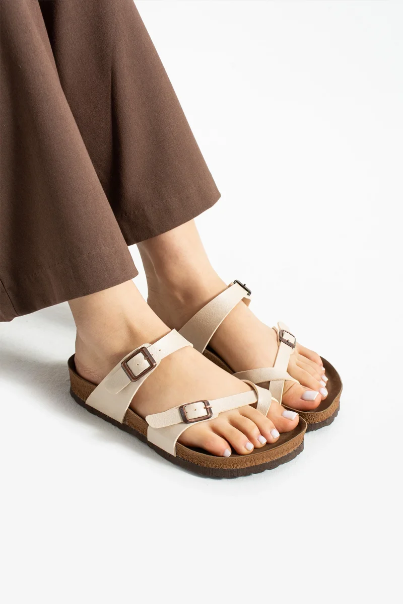 Moderno Kadın Terlik Bej – Çapraz Bant, Konforlu, Şık ve Rahat