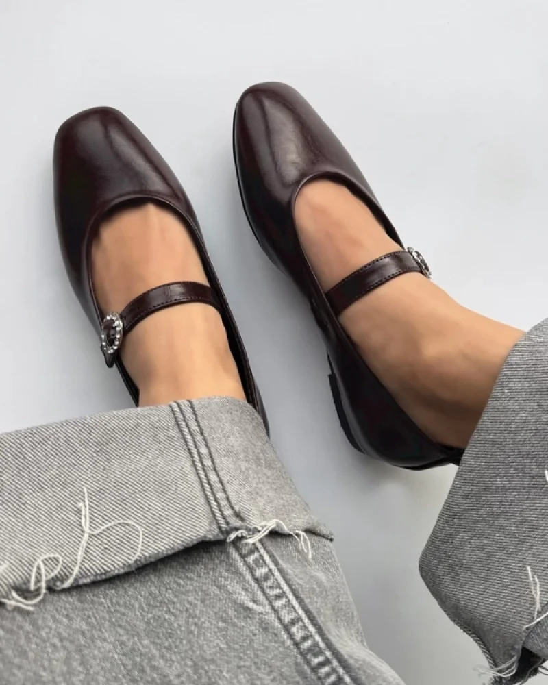 Burny Womens Belt Detail Leather Ballet Flats Burgundy