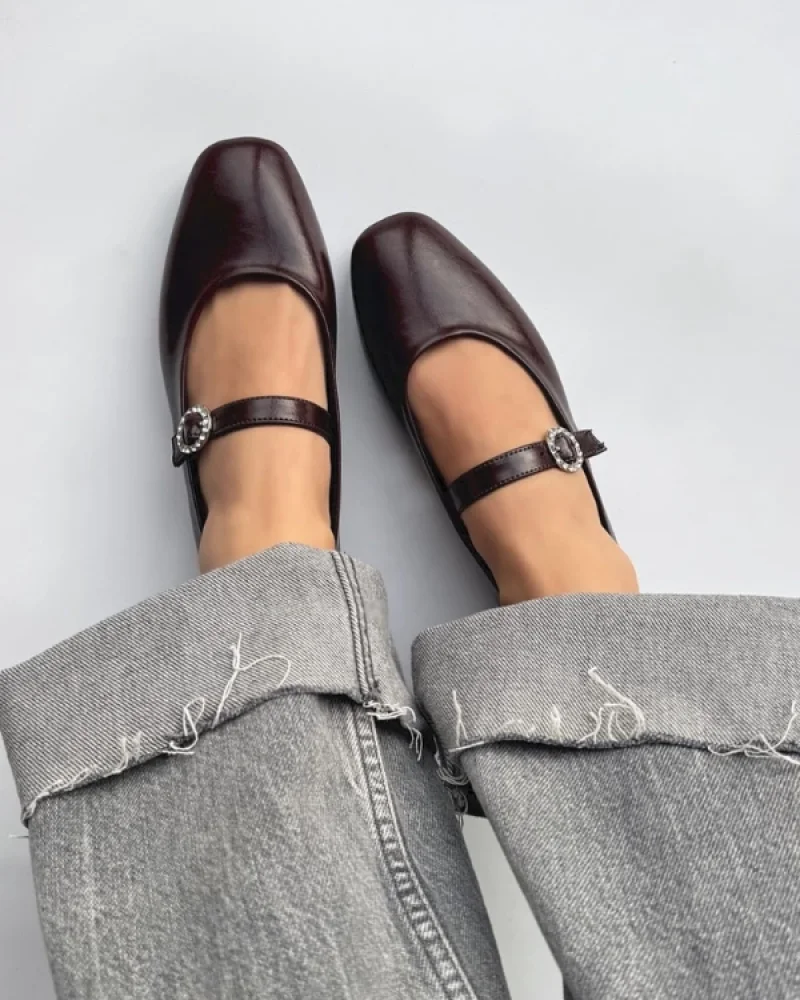 Burny Womens Belt Detail Leather Ballet Flats Burgundy