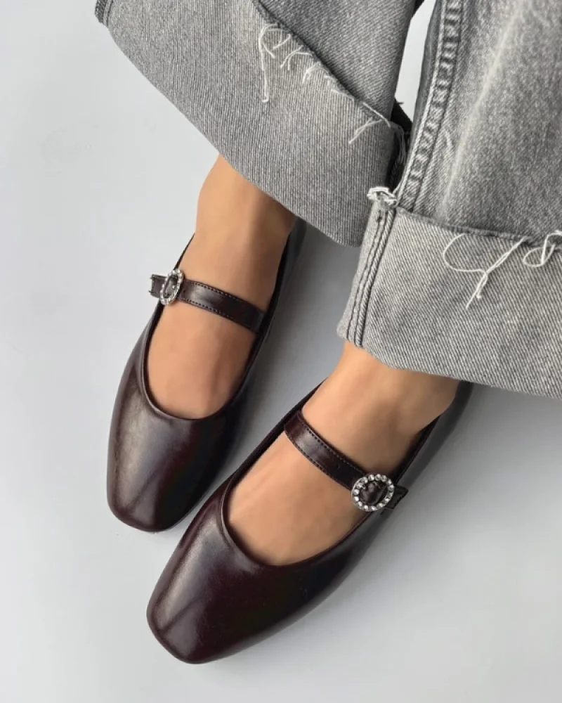 Burny Womens Belt Detail Leather Ballet Flats Burgundy