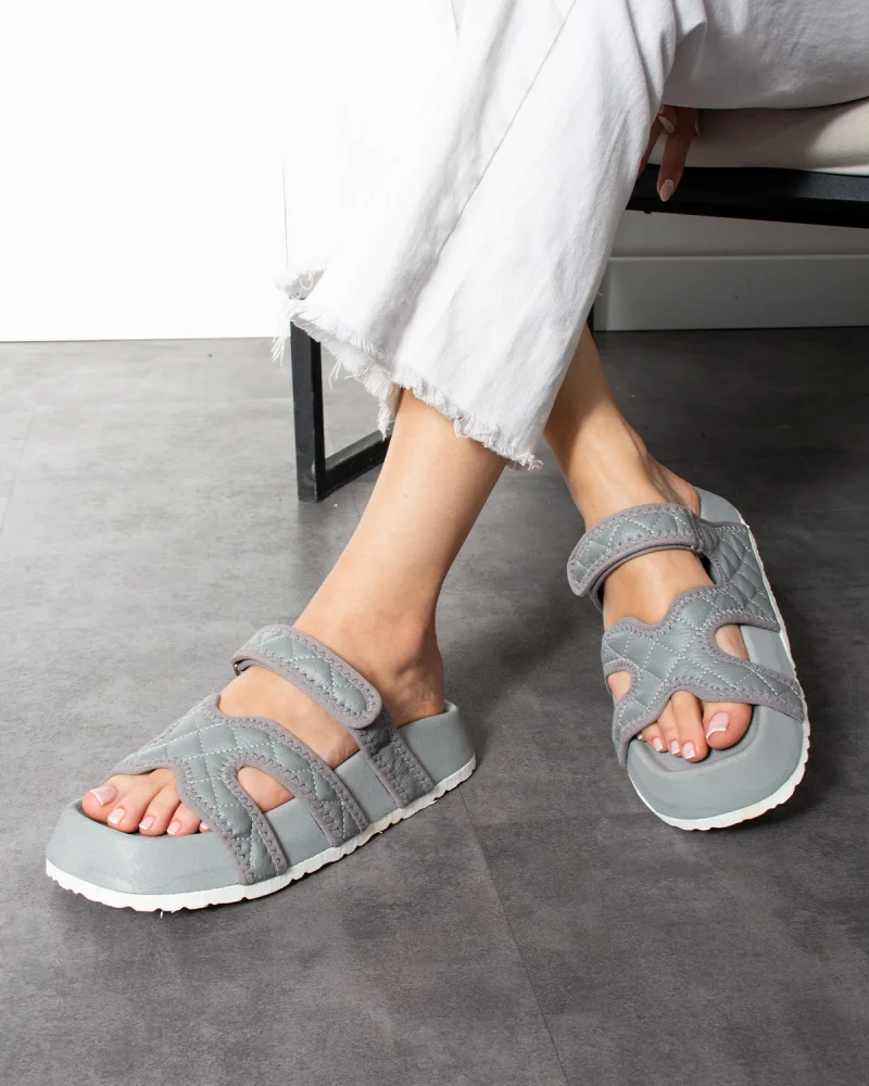 Quilted Farmer Outdoor Womens Slippers – Gray