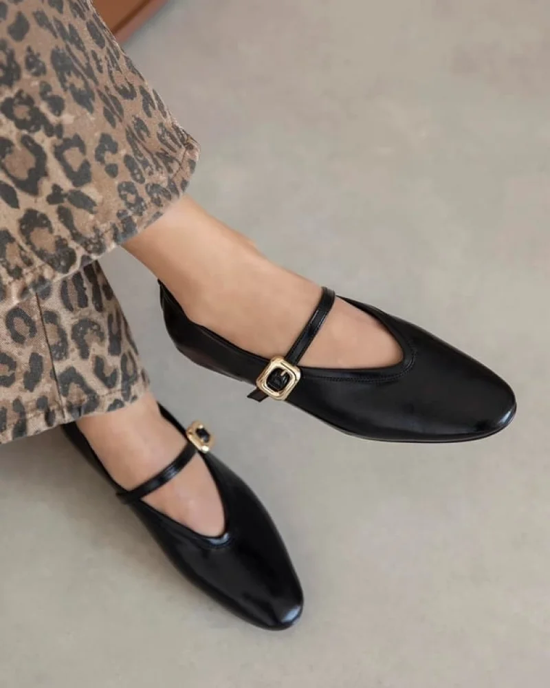 Tony Womens Crinkled Leather Flats Black