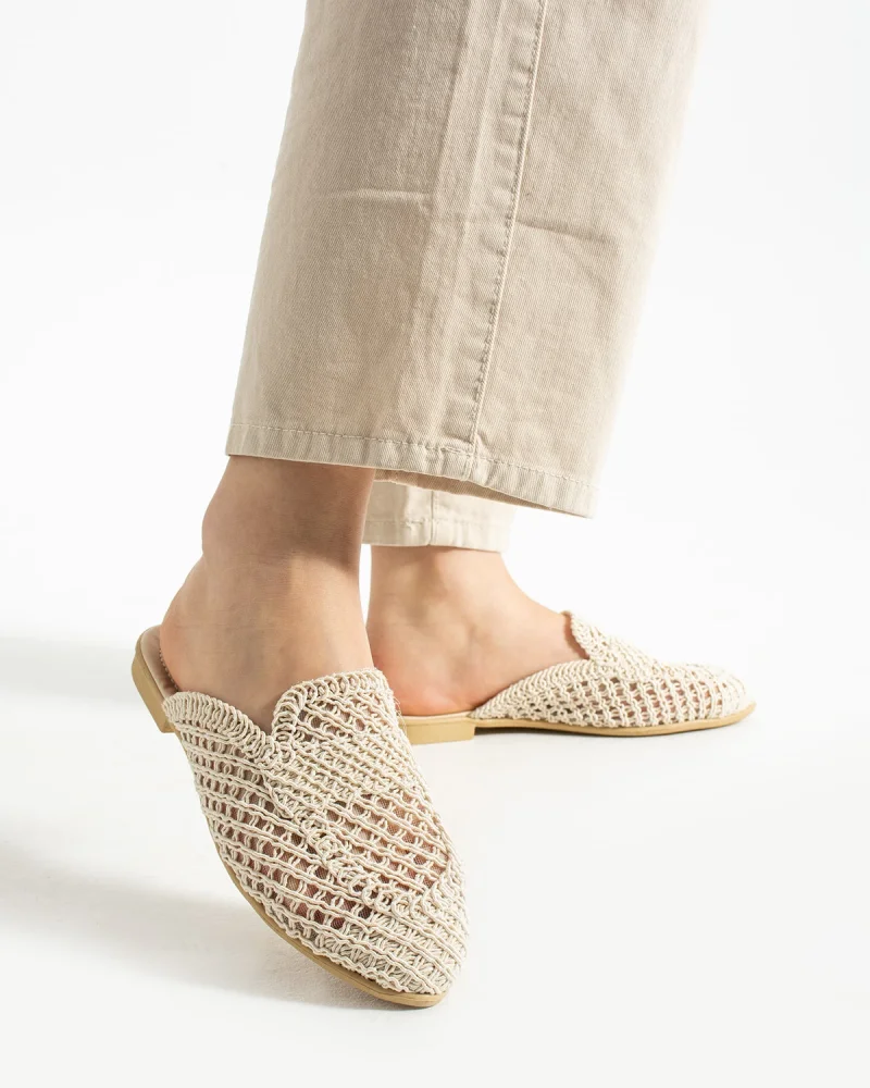 Velora Womens Straw Woven Slippers – Beige Elegance
