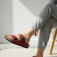 Kadın Kırmızı Çift Tokalı Terlik Ortopedik Taban Günlük Rahat Yazlık Terlik