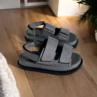 Freent Gri Cırtlı Kadın Sandalet – Rahat ve Şık Yazlık Model