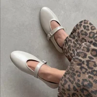 Jin Kadın Kırışık Deri Babet Bej