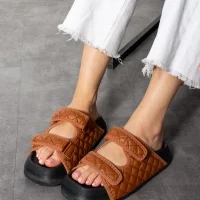 Kapitone Cırtlı Ev Dış Mekan Kadın Terlik – Kahve