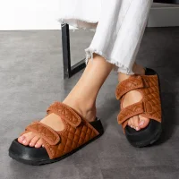 Kapitone Cırtlı Ev Dış Mekan Kadın Terlik – Kahve