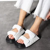 Kapitone Cırtlı Ev Dış Mekan Kadın Terlik – Beyaz