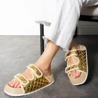 Kapitone Cırtlı Ev Dış Mekan Kadın Terlik – Altın