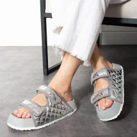 Kapitone Cırtlı Ev Dış Mekan Kadın Terlik – Parlak Gri