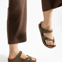 Moderno Kadın Terlik Haki – Çapraz Bant, Konforlu, Şık ve Rahat